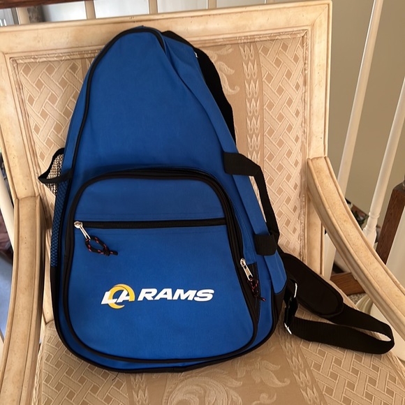 LA Rams Backpack NEW! With Shoulder Strap, Handles and Zippered Pockets - Picture 2 of 5